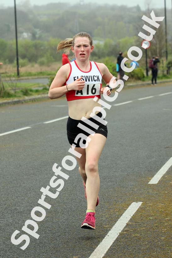 Senior womens relay, Elswick Good Friday Road Races. Photo: David T. Hewitson/Sports for All Pics